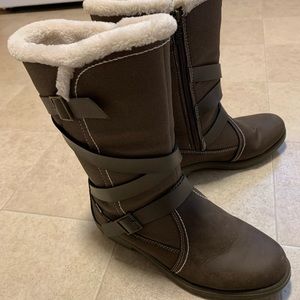 Tall tan/brown women winter boots Totes